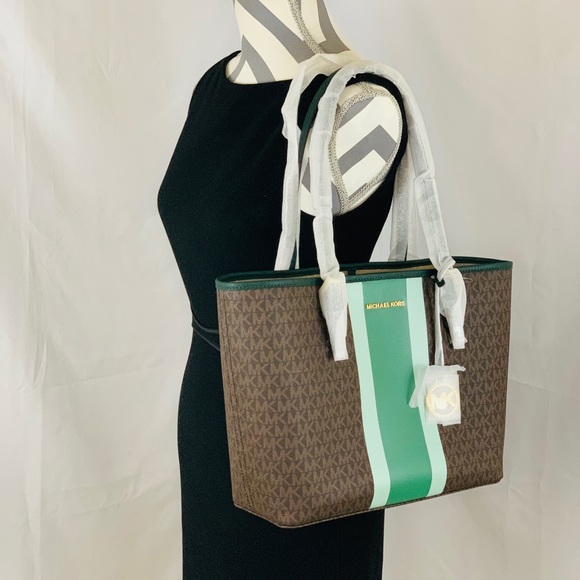 ❤️ Michael Kors CarryAll Tote & Wallet - Picture 2 of 8